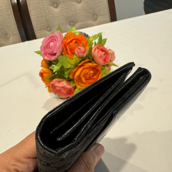Authentic Gucci wallet - Picture 11 of 11